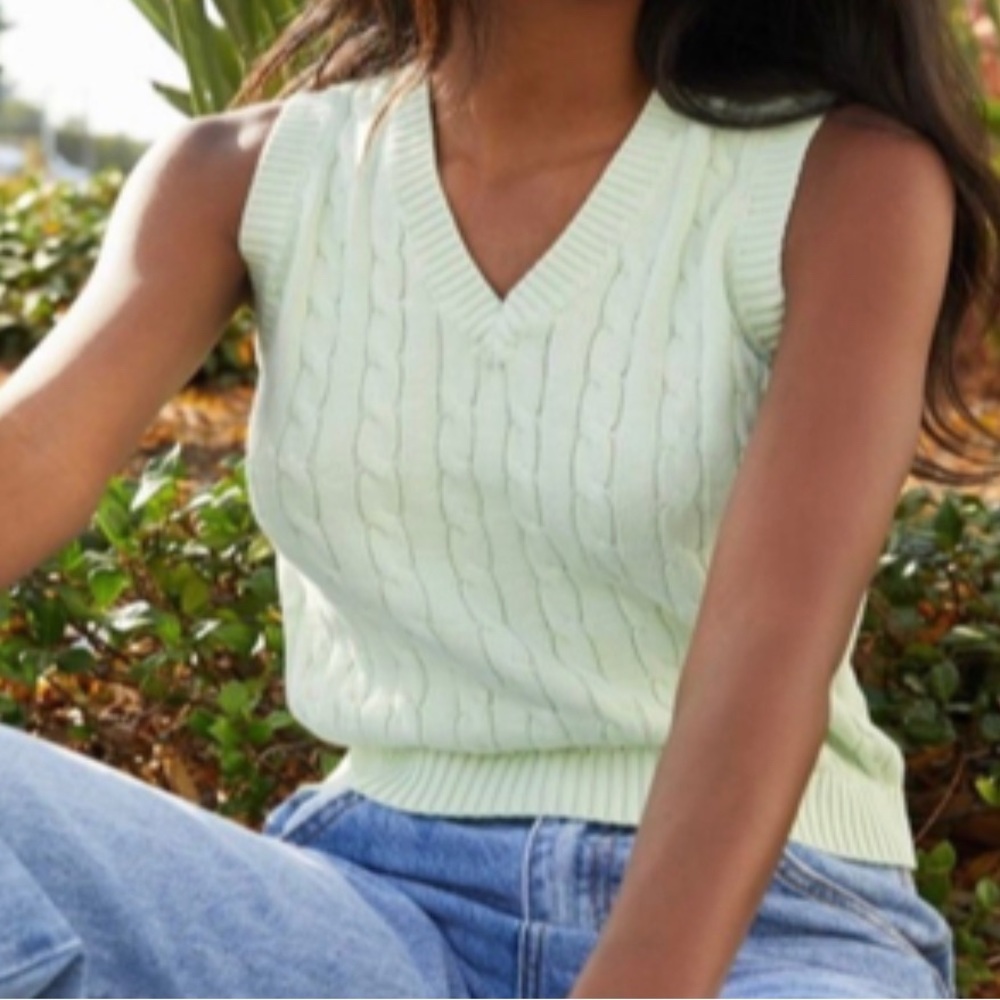 PacSun pastel green knit sweater vest, size S BRAND NEW